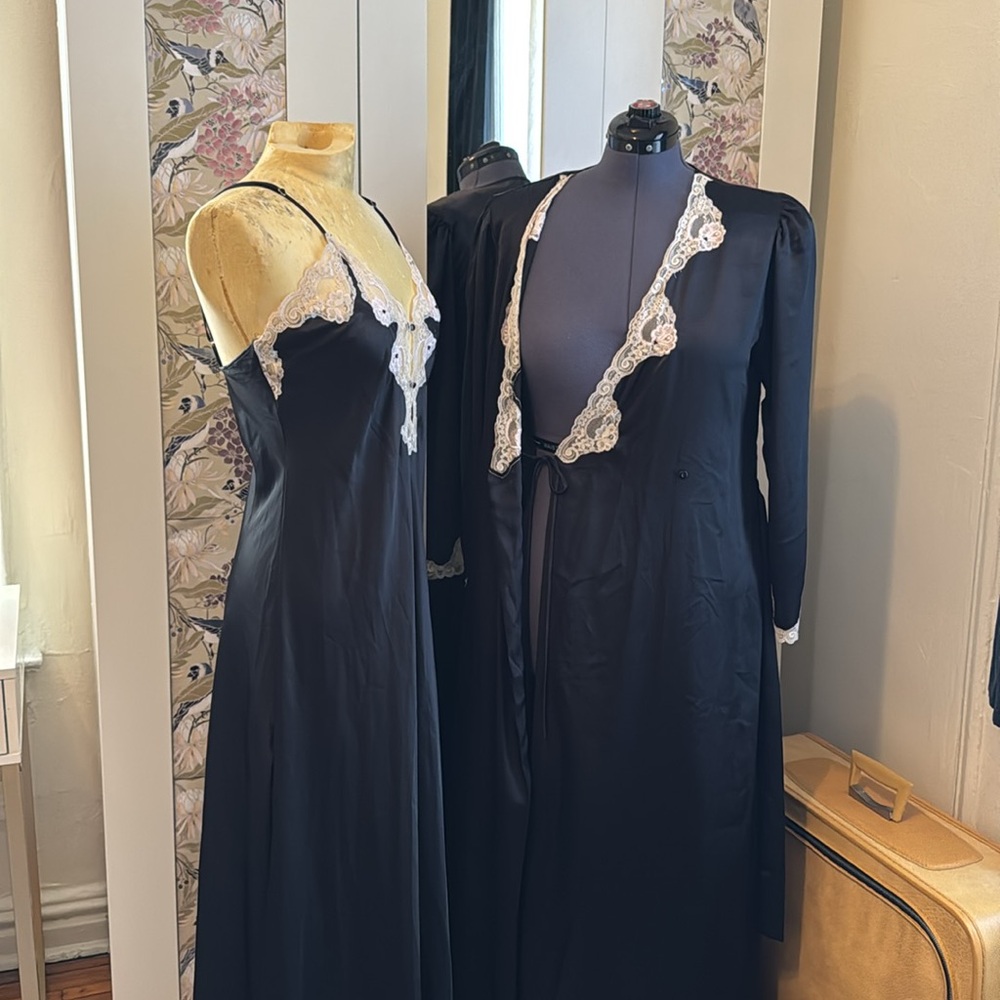 Vintage Black & Lace Peignoir Nightgown by Naughty & Nice Barbi Benton Intimates - Picture 4 of 10